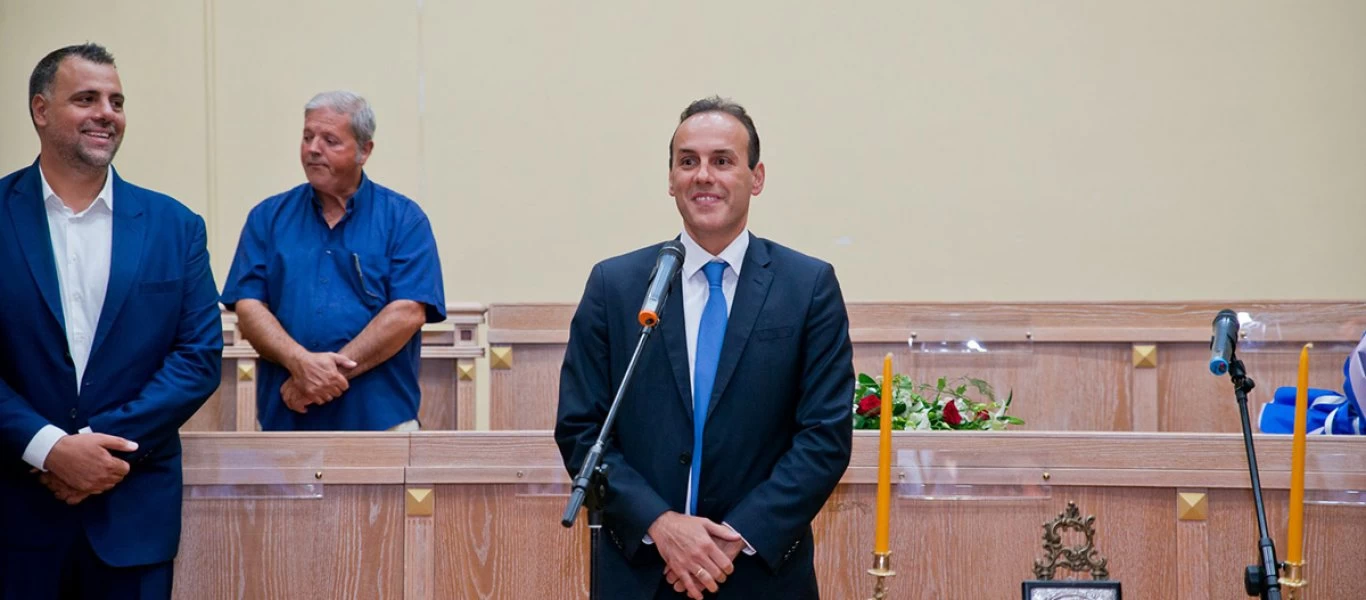 Δεύτερη φορά μπαμπάς ο Δήμαρχος Γλυφάδας Γιώργος Παπανικολάου (φωτό)